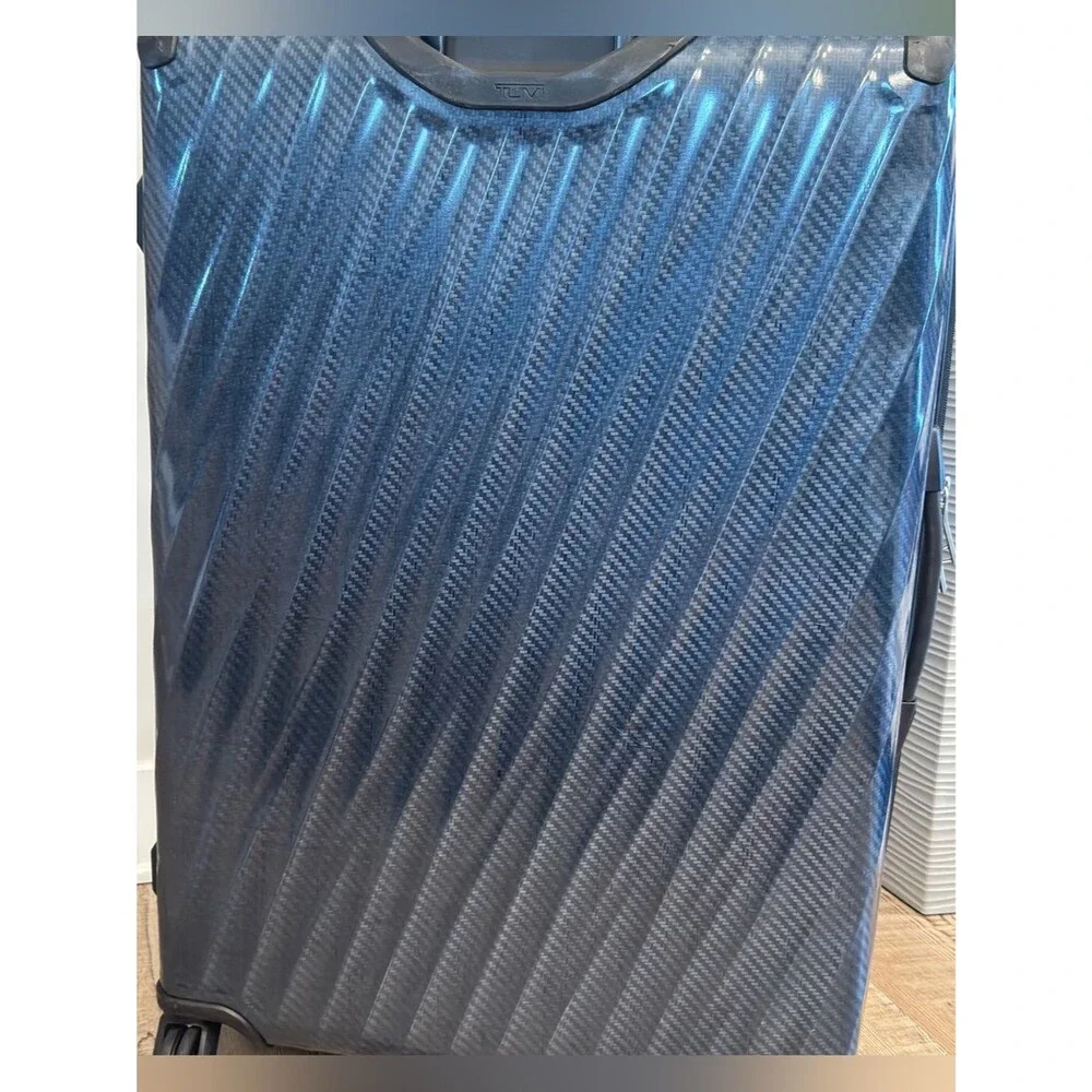 Tumi Large Expandable Checked Glossy Navy Hard-Shell Spinner Luggage suitcase